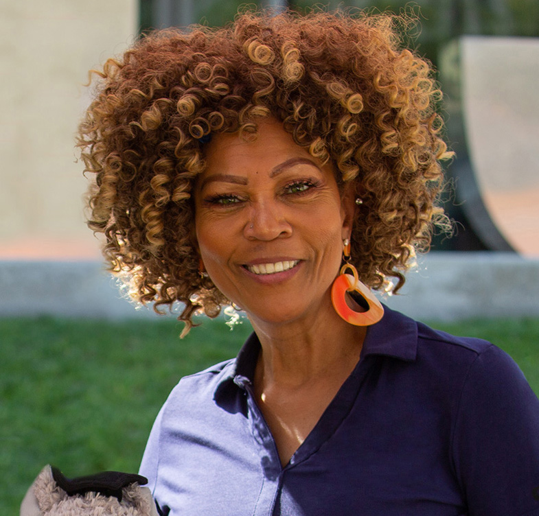 2025 DIEA winner - Elaine Dixon Student Employment Advisor, Human Resources and Inclusive Excellence